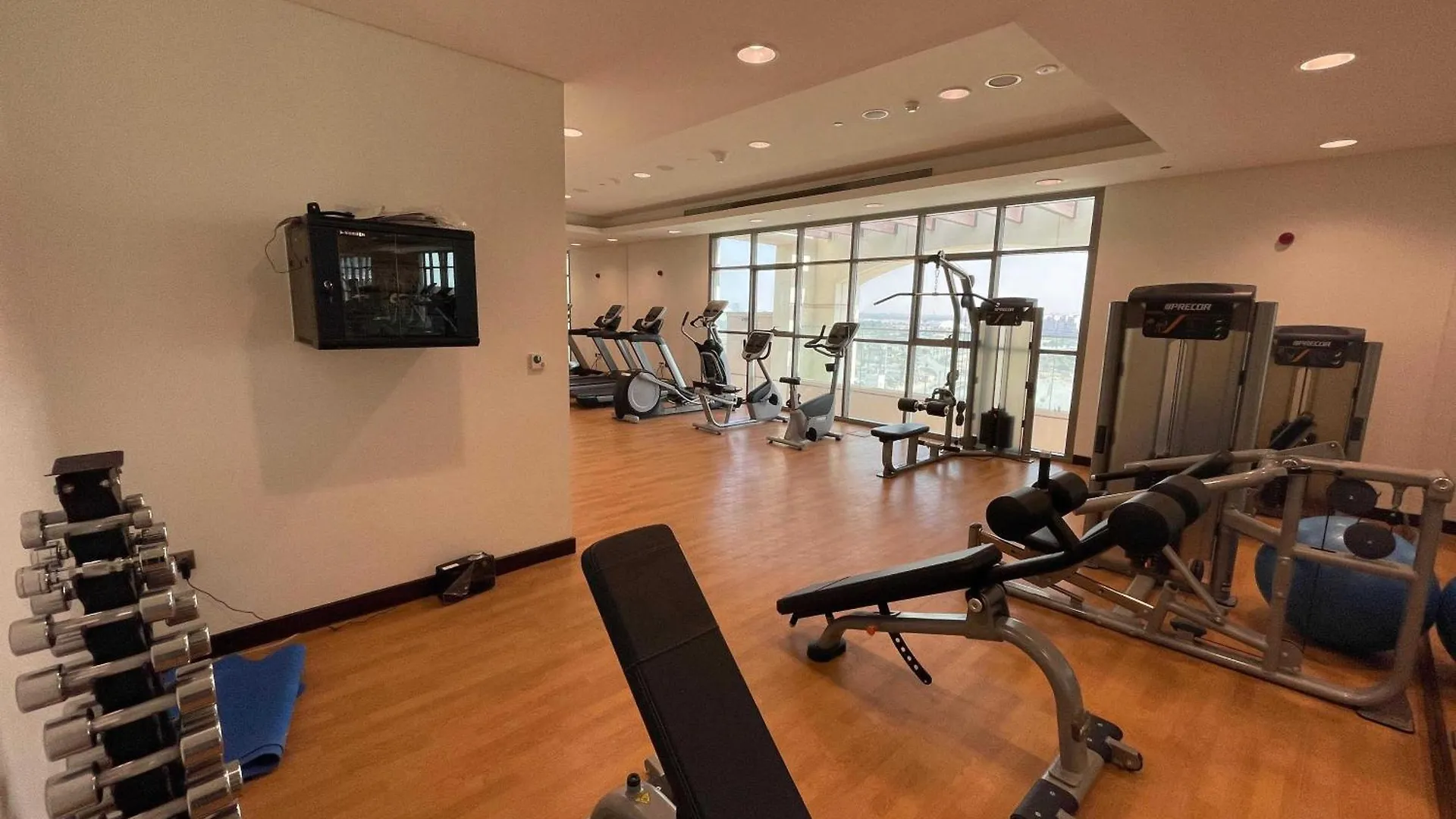 Lägenhet Oyo Home 1382 Spacious 1 Bhk With Balcony Abu Dhabi Förenade Arabemiraten
