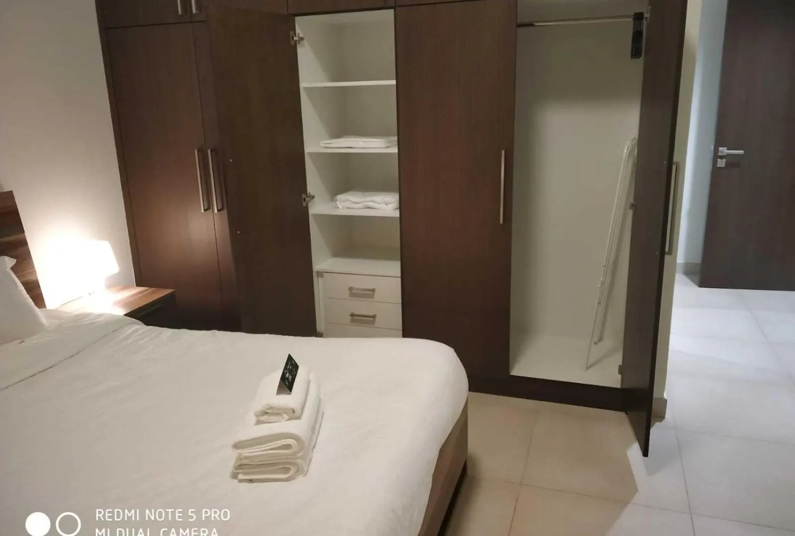 Oyo Home 1382 Spacious 1 Bhk With Balcony Abu Dhabi 0*,